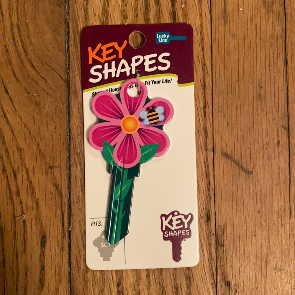 Customizable Key - Flower